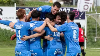 El CD Villaralbo celebrando el ascenso de categoría al final de la pasada temporada. Archivo