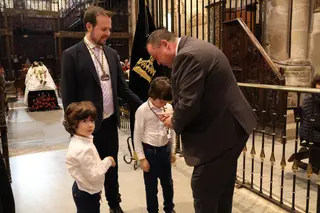 Entrada de nuevos hermanos de la Cofradía del Santo Entierro (30)