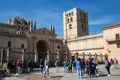 Turistas en la plaza de la Catedral