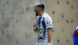 Malaguti celebra un gol en un encuentro con el Atlético Benavente. Archivo.