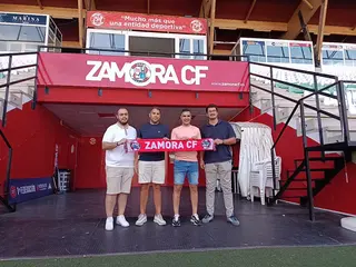 El Zamora CF presenta a Alberto ‘Chaquetín’ como nuevo entrenador del filial y a Oji como técnico del Juvenil A