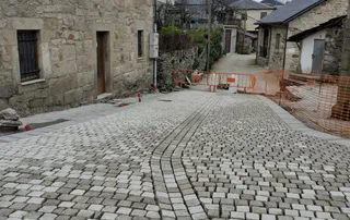 Renovación de la plaza de la iglesia de Chanos