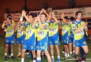 El MMT Seguros, a un triunfo del puesto de ascenso directo a Liga Asobal