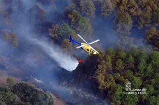 Helicoptero incendios foto junta