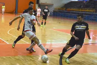 El FS Zamora vence al Leis Pontevedra y regresa al podio de la liga