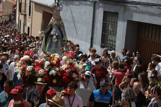 Llegada de la romería de la Virgen de la Concha a La Hiniesta| ARCHIVO