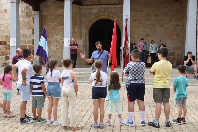 La Cofradía de Nuestra Señora de San Antolín de Zamora celebra un taller de baile de pendones. José Luis Leal. ICAL (2)