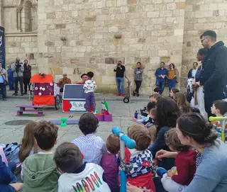Actuación 'Pumuky Circo Chisme’