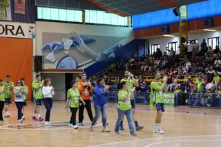 El bonito gesto del Balonmano Zamora por el Día de la Madre