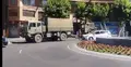 Un convoy del Ejército sufre un percance en la Plaza de Alemania