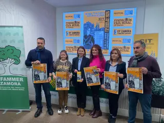 Representantes de los ayuntamientos de Benegiles y Fresno, del CIT, de la Diputación y de Fundación Caja Rural durante la presentación