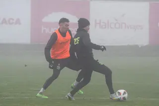 Entrenamiento bajo la niebla del Zamora. FOTO: Zamora CF
