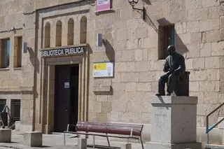 Fachada de la Biblioteca Pública de Zamora