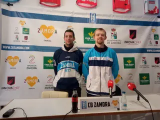 Saulo Hernández y Jacob Round, en rueda de prensa