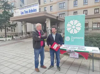 Zamora Sí empieza la recogida de firmas para evitar el cierre de la residencia Tres Árboles.