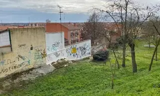 Pintadas machistas, xenófobas y símbolos nazis