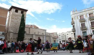 La música, la danza y el folklore clausuran la tarde de San Pedro