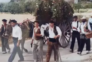 VÍDEO | Fermoselle celebra la Santa Cruz con un homenaje a las fiestas pasadas