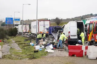 Varios heridos en una colisión múltiple en Zaratán entre un camión, una furgoneta y un turismo