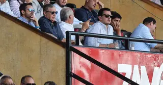 El presidente de la Diputación, Javier Faúndez, en el palco junto a los propietarios del Zamora CF