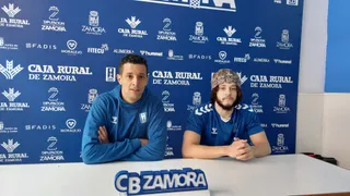 Saulo Hernández y Ty Roberts, en rueda de prensa