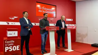 Fagúndez junto a Pablos y Guerreo