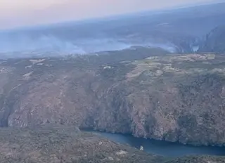 Imagen desde el aire de la zona afectada por el fuego en Los Arribes del Duero 