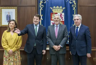 El presidente de la Junta de Castilla y León mantiene una reunión con el embajador de Portugal en España