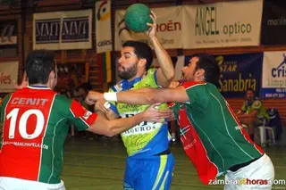 El MMT dice adiós al 2013 ganando en Córdoba y en puestos de play off a Asobal