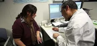 Sanidad recula y no obligará a trabajadores de Atención Primaria a usar su coche para desplazamientos asistenciales