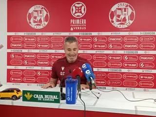 Óscar Cano en la rueda de prensa previa al primer partido de playoff