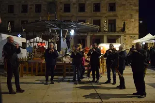El mercado navideño abre sus puertas (39)