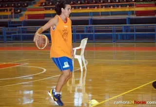 Manzanares roza el ‘cuádruple doble’ ante Avenida y sigue siendo la mejor jugadora del CD Zamarat