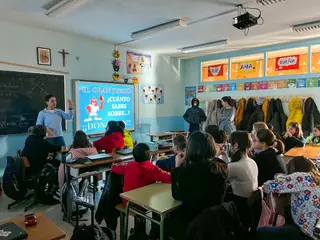 Actividad en el colegio Amor de Dios Santísima Trinidad