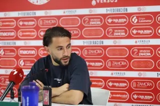 Mario Losada en rueda de prensa después del partido | MARÍA LORENZO