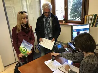 CSIF presenta una queja a la Defensora del Pueblo por la discriminación de los funcionarios en el permiso de paternidad