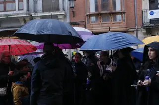 Así se ha vivido la suspensión de la Soledad. Fotos: Víctor Garrido