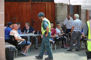 JL Leal ICAL . Vecinos de Villarino Manzanas desalojados por el incendio de la Sierra de la culebra (2)