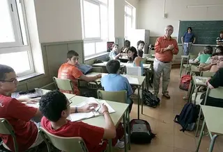 Los docentes pierden hasta 21.500 euros de media en sus nóminas en los últimos cuatro años