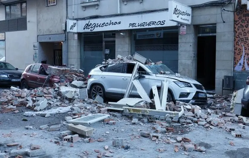Un hombre hace explotar su vivienda en Ponferrada4