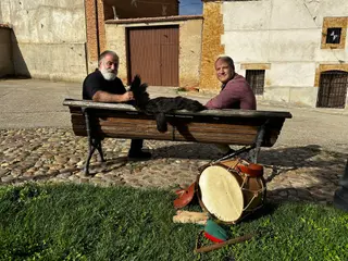 Imagen del epriodista Javeir Andrés junto a Carlos Fresno