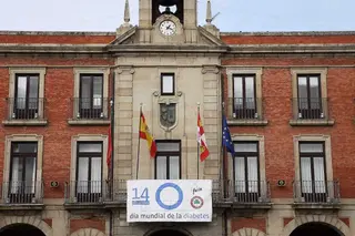 Pancarta por el Día de la Diabetes en el Ayuntamiento de Zamora