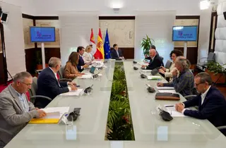 El presidente de la Junta de Castilla y LeÃ³n, Alfonso FernÃ¡ndez MaÃ±ueco, mantiene un encuentro con las organizaciones agrarias de la Comunidad y Urcacyl | Leticia PÃ©rez