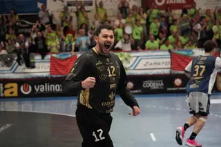 Lucas Santana renueva como portero del BM Zamora