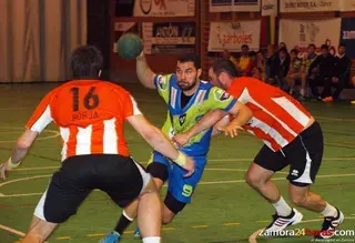El MMT Seguros vence a Torrelavega y comienza su carrera por el "play off"