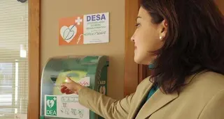Cuatro instalaciones deportivas de la capital tendrán desfibrilador antes de final de año