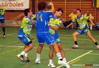Reparto de puntos en un duelo frenético