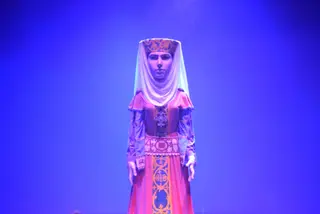 La figura gigante de Doña Urraca presidió el escenario del Ramos Carrión | Alejandro Sardón