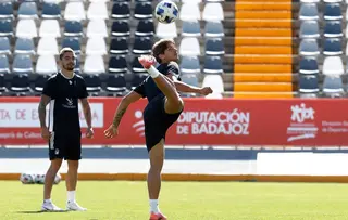 “El rey del año contra el último llegado al play off”. Así ve la RFEF el CD Badajoz – Zamora CF