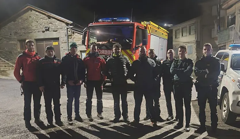 Rescate en Zamora de dos jóvenes motoristas entre hielo y nieve